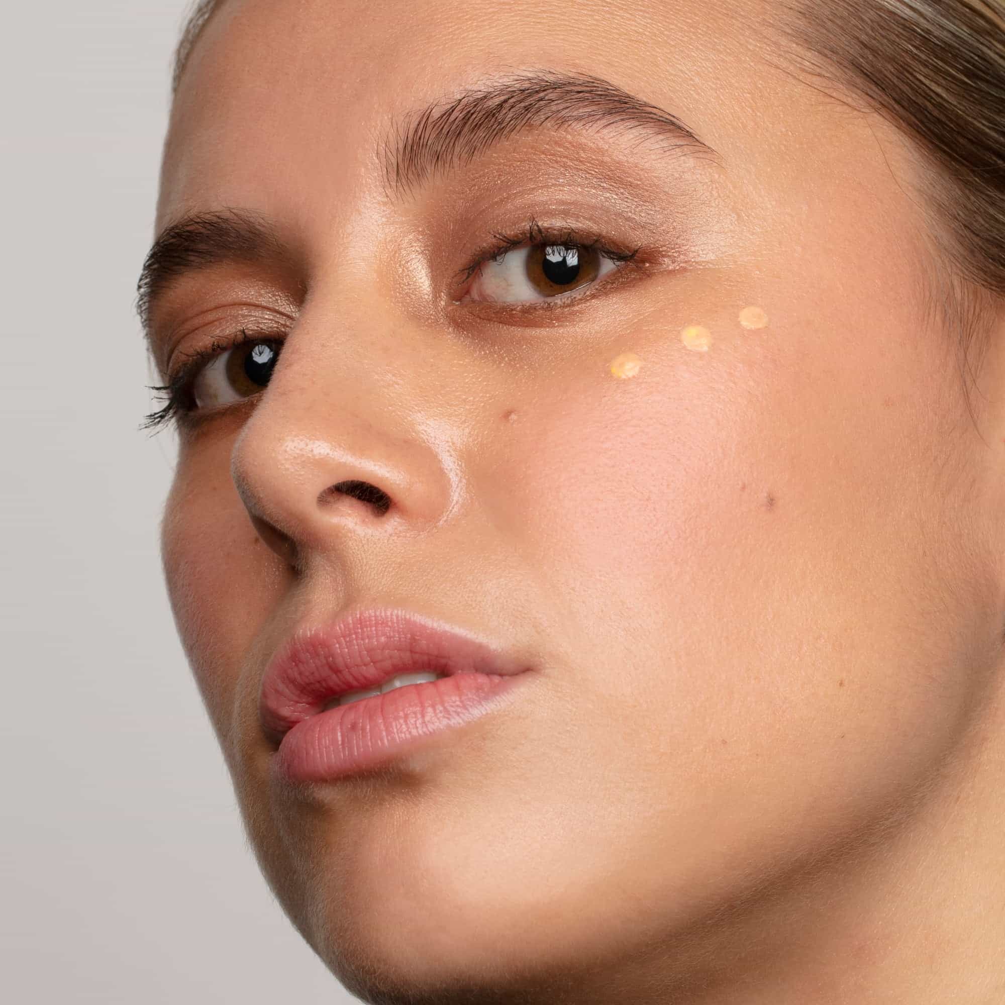 Kiwi Seed Gold Luminous Eye Cream 30ml - Image 4