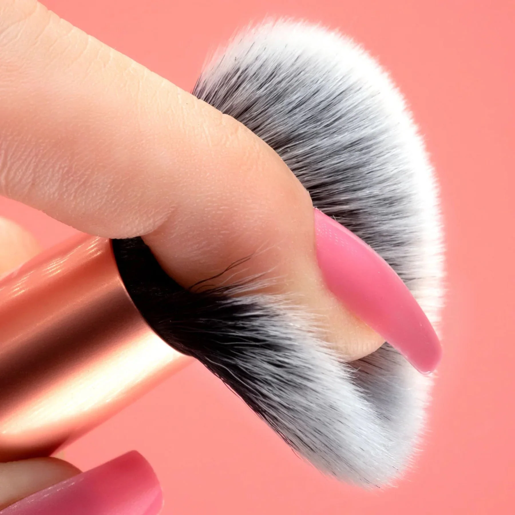 Real Techniques Expert Face Makeup Brush - Image 5
