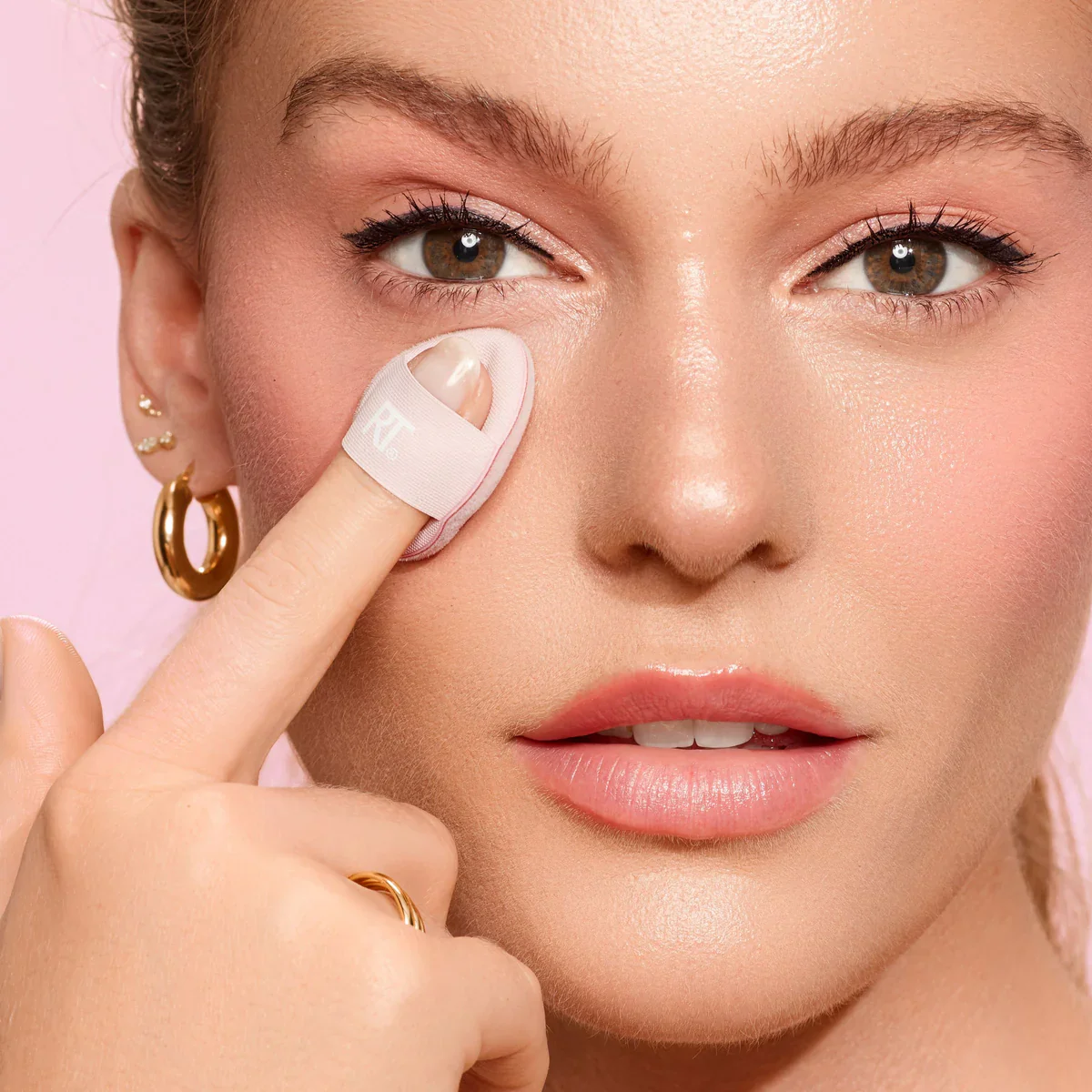 Real Techniques Mini Miracle Powder Puff Trio, 3 Count - Image 3