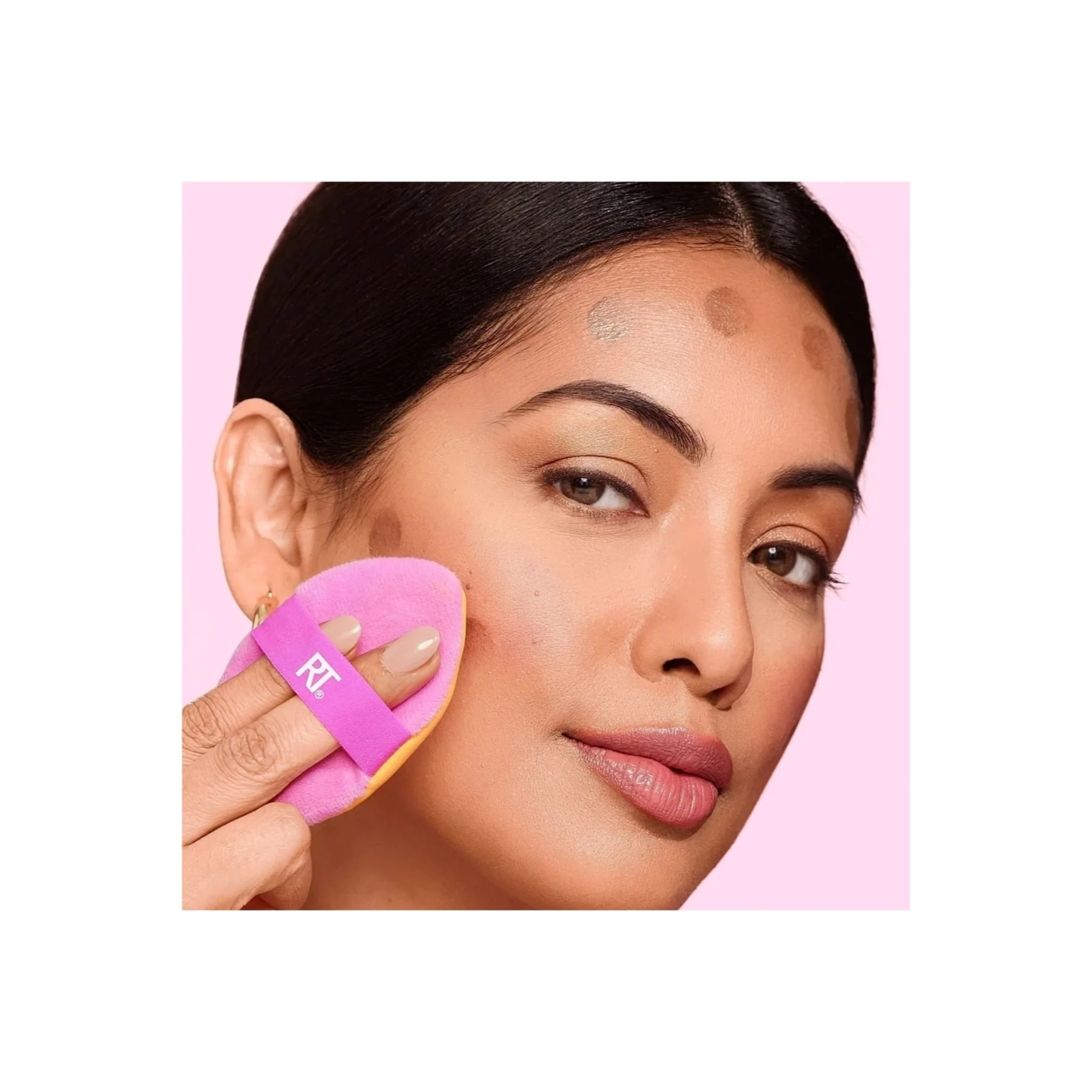 Real Techniques Miracle 2-in-1 Powder Puff - Image 6