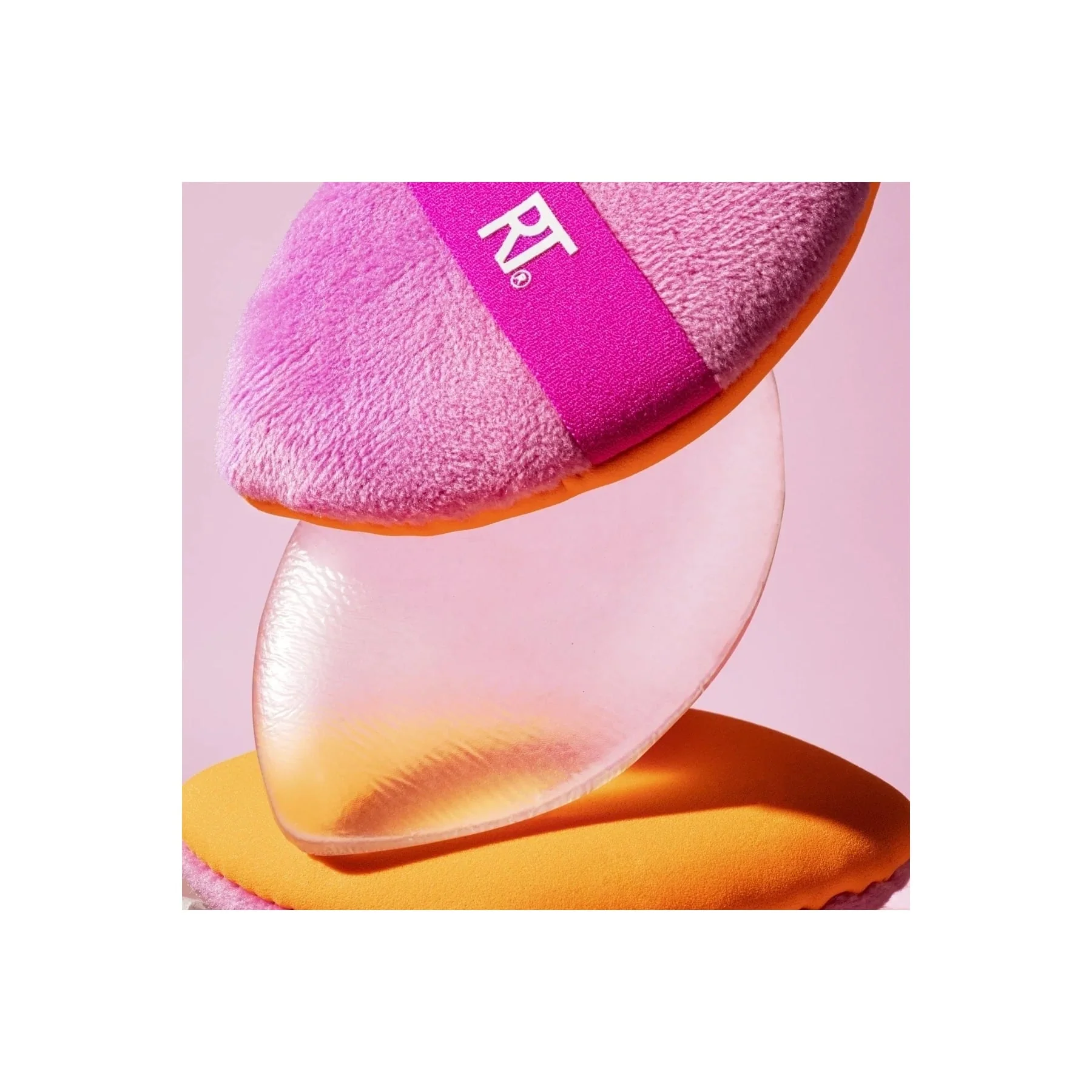 Real Techniques Miracle 2-in-1 Powder Puff - Image 8