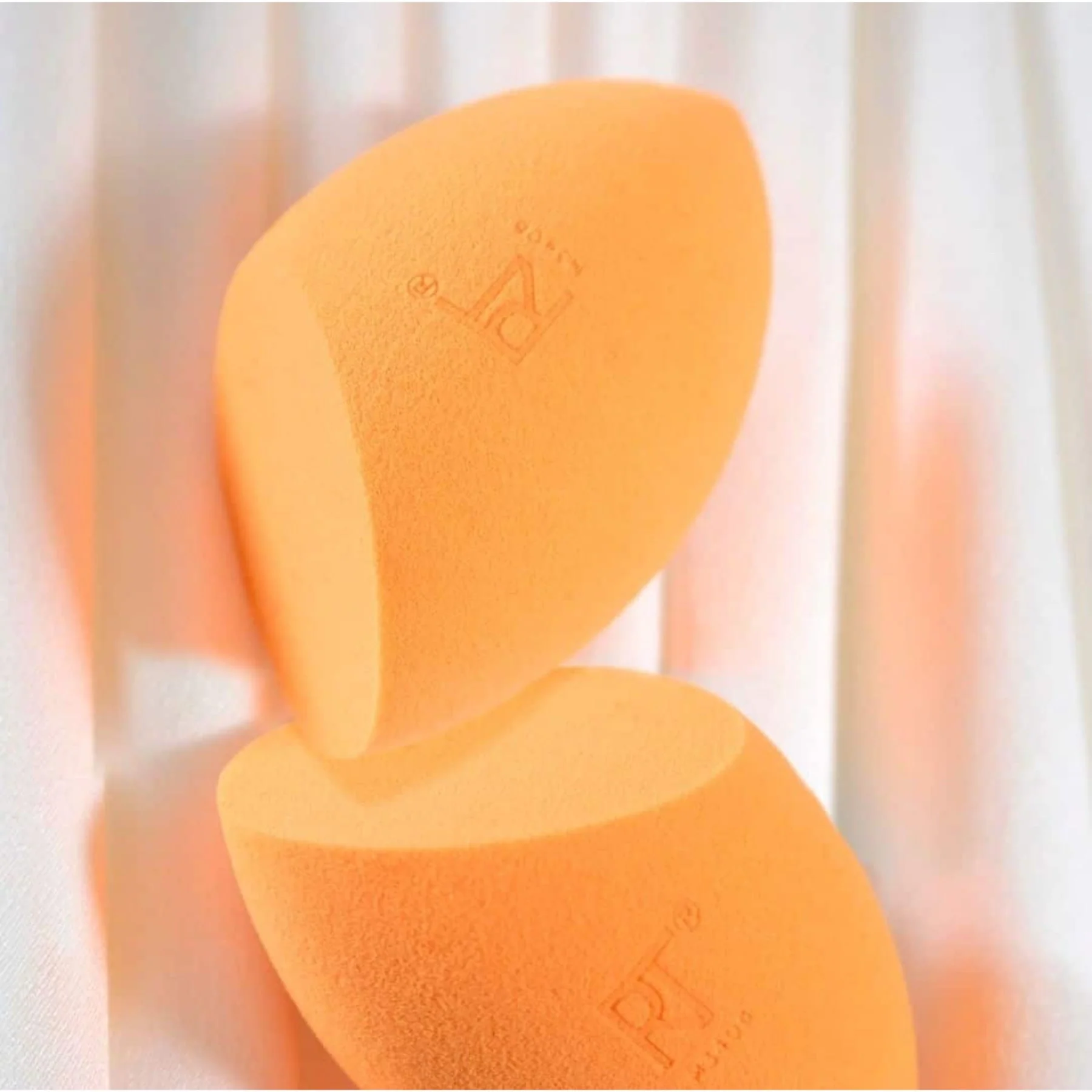 Real Techniques Miracle Complexion Sponge Duo 2pc - Image 5