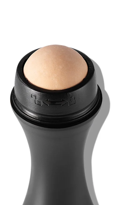 Revlon Oil-Absorbing Volcanic Roller - Image 4