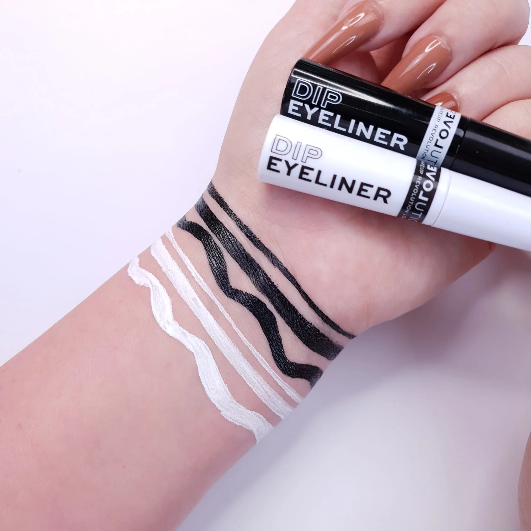 Revolution Relove Dip Eyeliner 5ml - Image 3