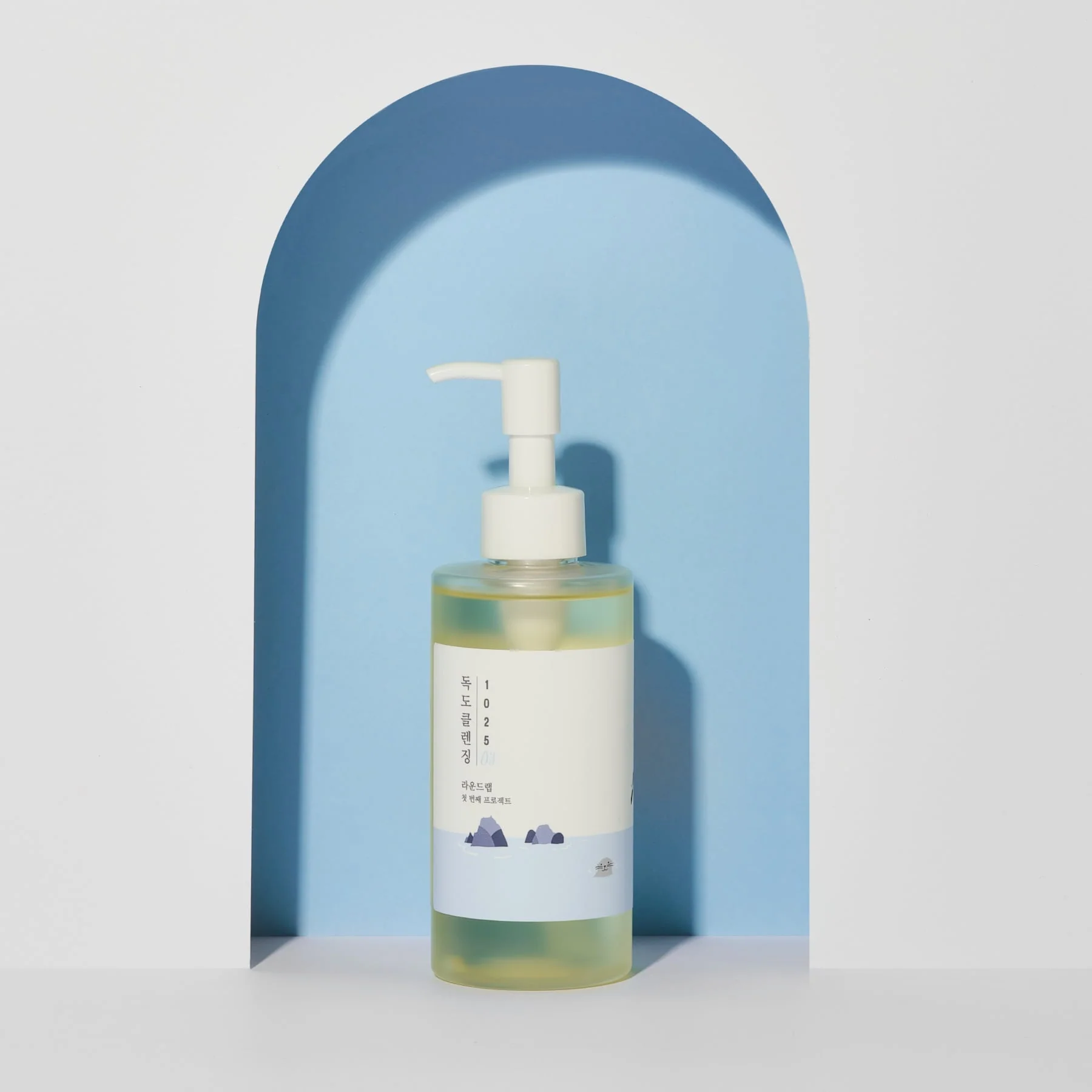 Round Lab 1025 Dokdo Cleansing Oil 200 ml - Image 2